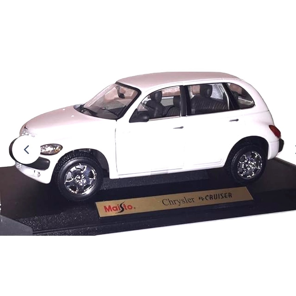 Maisto Special Edition Chrysler PT Cruiser Scale: 1:28 Toy Car.